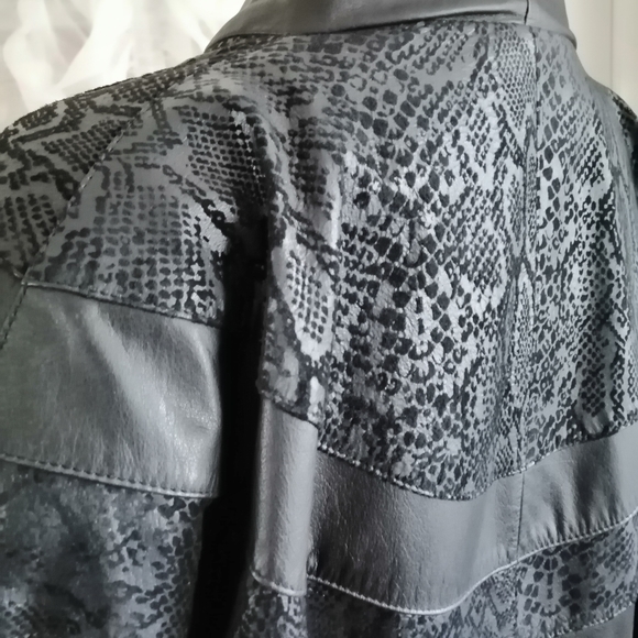 Genuine Soft Texure leather Jacket with Real Fur Collar Fur Vest - Picture 8 of 14